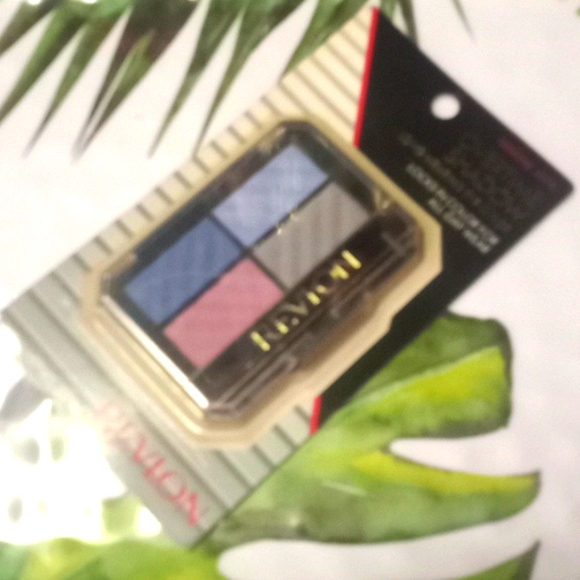Revlon Overtime Shadow Paradise Matte Eyeshadow Palette ๐จ - Picture 9 of 10
